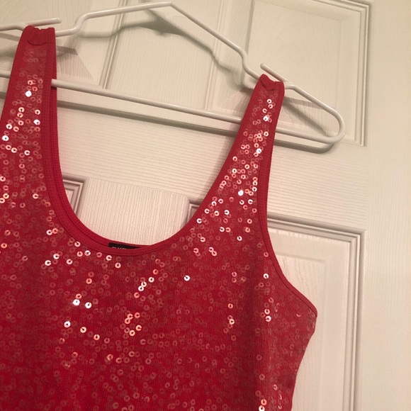 Sequin Tank 🌺 - Picture 2 of 4